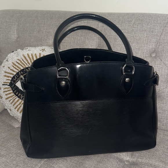 Louis Vuitton Black Epi Leather Passy Tote - Picture 4 of 9